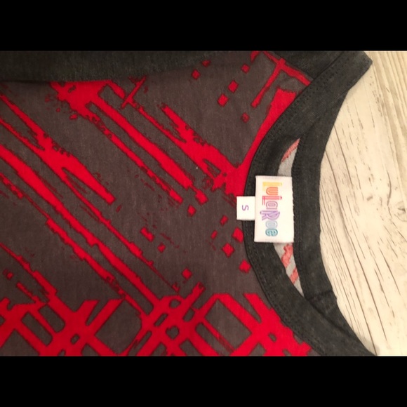 Lularoe Randy Tee - Picture 2 of 3